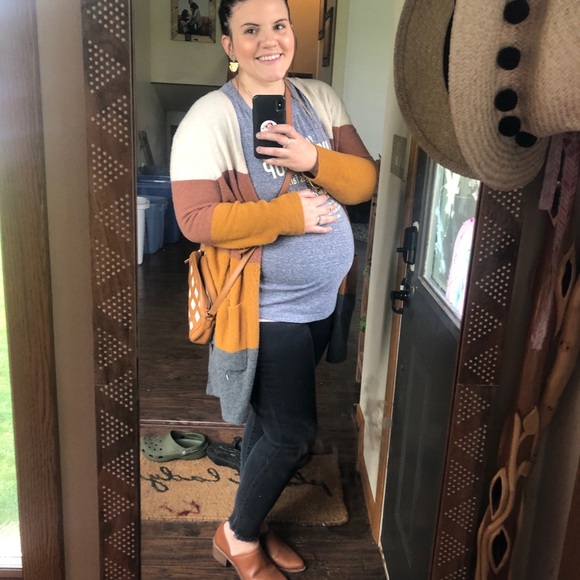 Meet your Posher, Mckaila - Picture 5 of 6